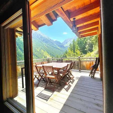 Chalet Ourson Brun By Mrs Miggins